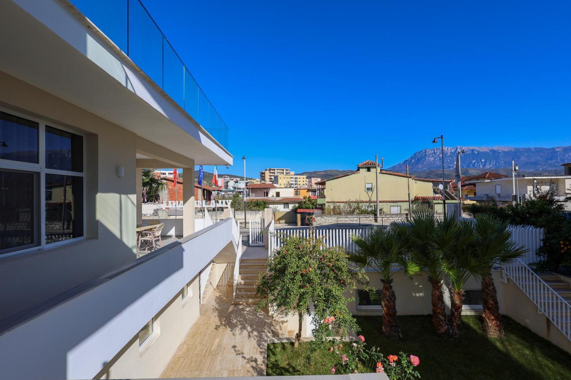 Apartaments Mimani 2 Берат Екстер'єр фото